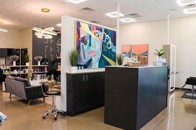 Salon Dexterity